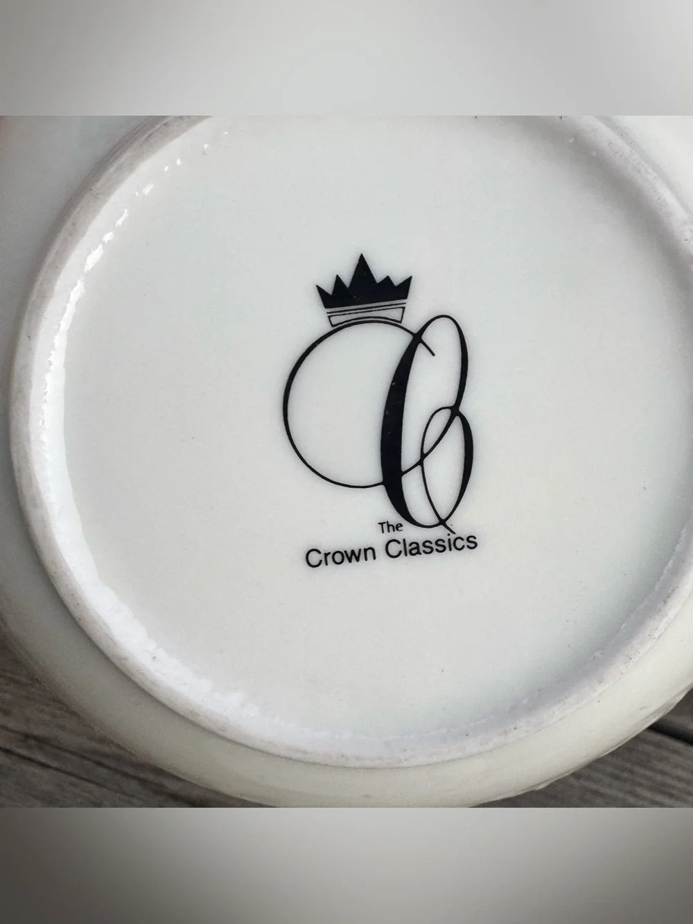 Whitehall Vintage The Crown Classics 5” Ivory Berry Bowl Gold Edge